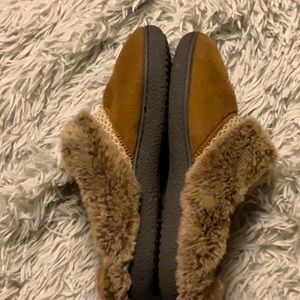 Isotoner size 8 1/2 to 9 never worn